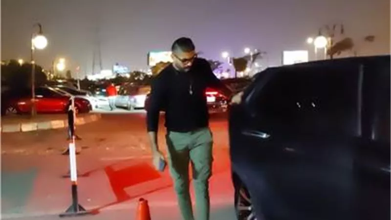 خالد سليم يقدم واجب العزاء لأسرة الراحلة سهير البابلي بمسجد الشرطة