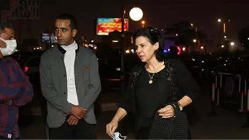 ابنة عمر الحريري فى عزاء سهير البابلي