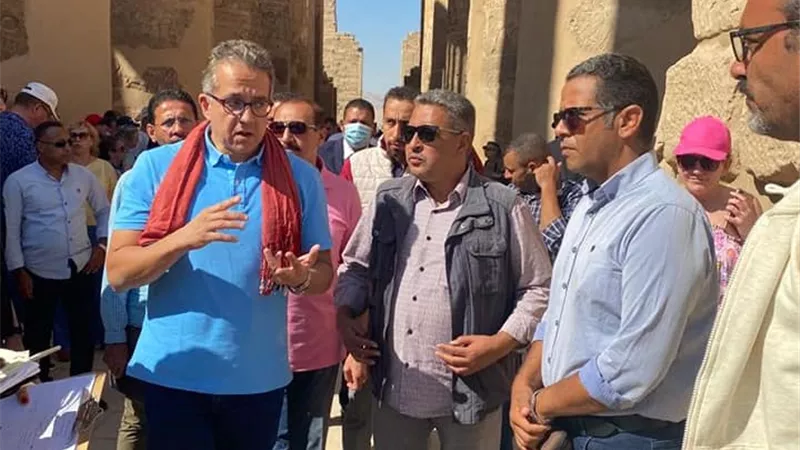 وزيرالسياحة والآثار يتابع التجهيزات النهائية الخاصة بفعالية 