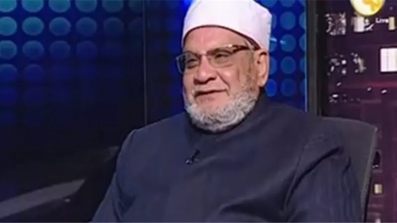 هل التحدث إلى المتوضأ أو إلقاء السلام عليه.. لا يجوز؟..