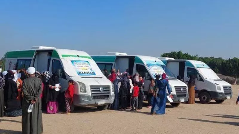 الكشف والعلاج مجاناً لـ١١١٣ مواطن في القافلة الطبية بالاسماعيلية
