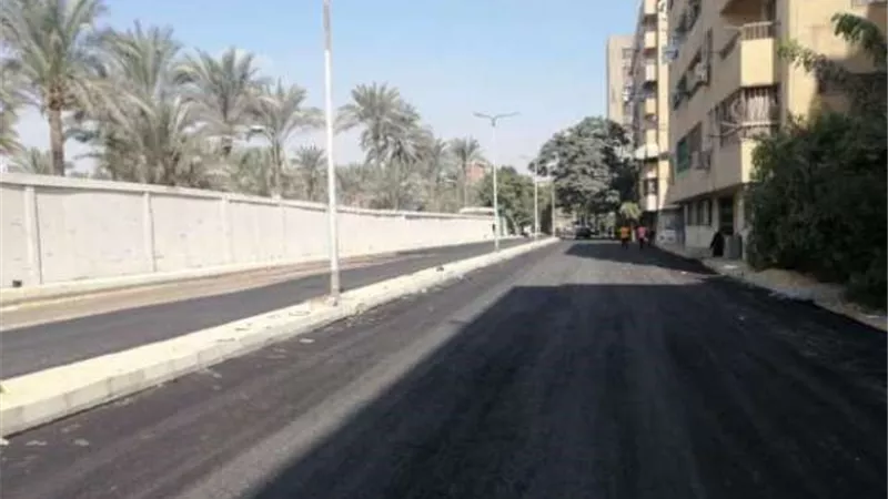 محافظ الجيزة يتابع تنفيذ الخطه الاستثمارية لرصف الطرق بمنشاة القناطر وأوسيم