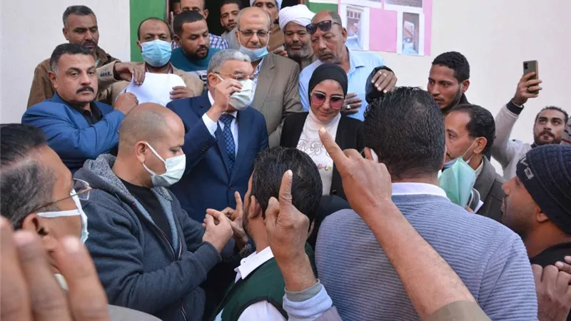 تسليم 100 منزل بعد تأهيلها للاسر الفقيرة بالمنيا والمحافظ يتابعها ميدانيا