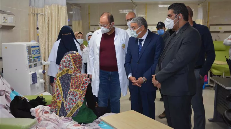 محافظ المنيا يتفقد مستشفى ملوى التخصصى وديرمواس المركزى