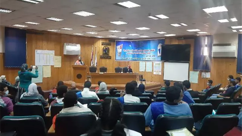 جلسات لاتحاد طلاب مديرية تعليم القاهرة استعدادا للانتخابات.. بالصور