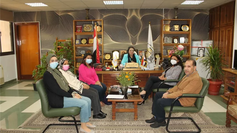 جامعة أسيوط تستقبل وفد الجامعة الأمريكية لإستكمال تأسيس المركز الجامعى للتطوير المهني