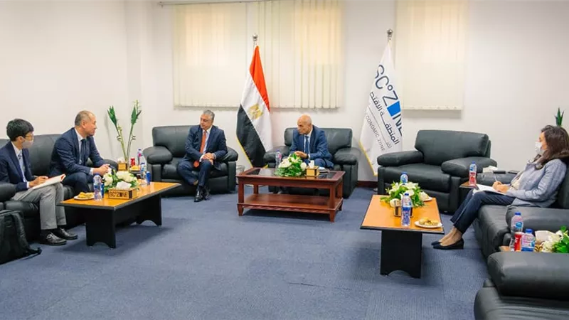 وفد التجارة اليابانية يبحث مجالات التعاون مع اقتصادية قناة السويس بالسخنة