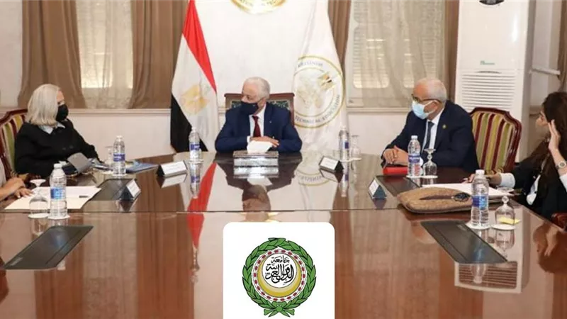 وزير التعليم يبحث مع هيفاء أبو غزالة إنشاء مجلس الوزراء العرب لشؤون التعليم