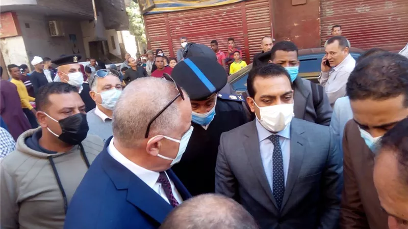 خروج التلاميذ المصابين باشتباه تسمم من مستشفى نجع حمادي بقنا