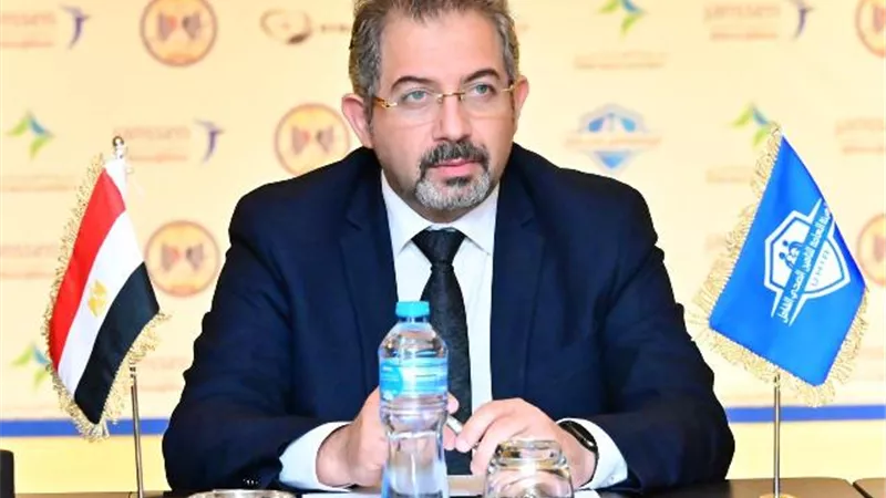 حسام صادق: 