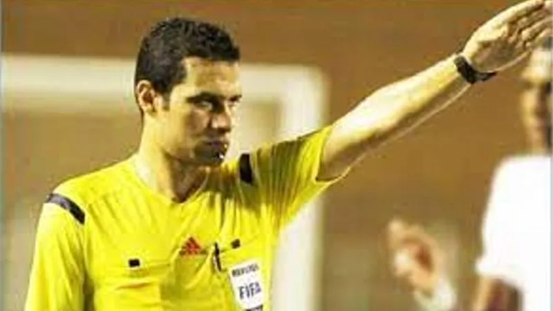 محمود البنا حكما لمباراة الاهلى وسموحة