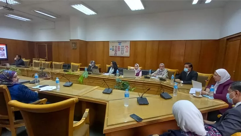 عميد ألسن عين شمس تستقبل لجنة ضمان الجودة لتقييم برامجها