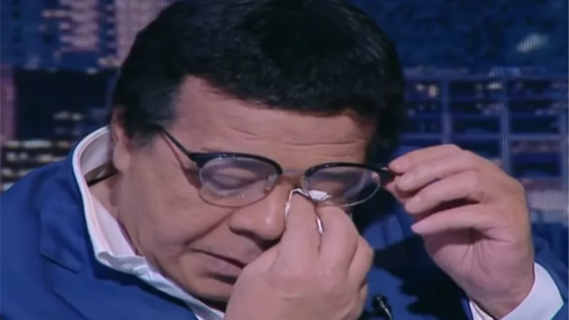 أحمد آدم ينهار بعد رحيل صديقه محمد نبوي: 