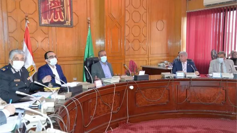 مجمع صناعات و وحدة صحية في القنطرة شرق بالإسماعيلية