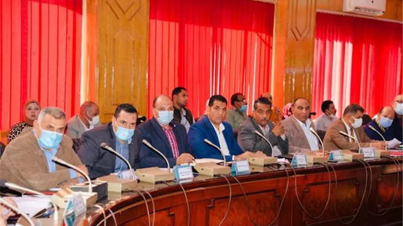 تنفيذي الإسماعيلية يناقش منظومة تراخيص البناء الجديدة والسكن الإداري