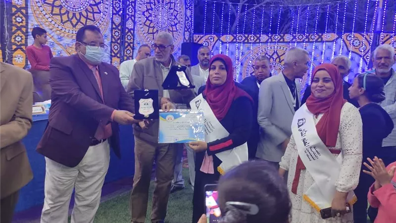 حفل تكريم المعلم المثالى ويوم الوفاء للمعلمين الذين بلغوا سن التقاعد بسفاجا