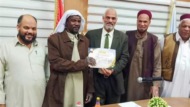 سیوة تكرم عمال النظافة بالواحة