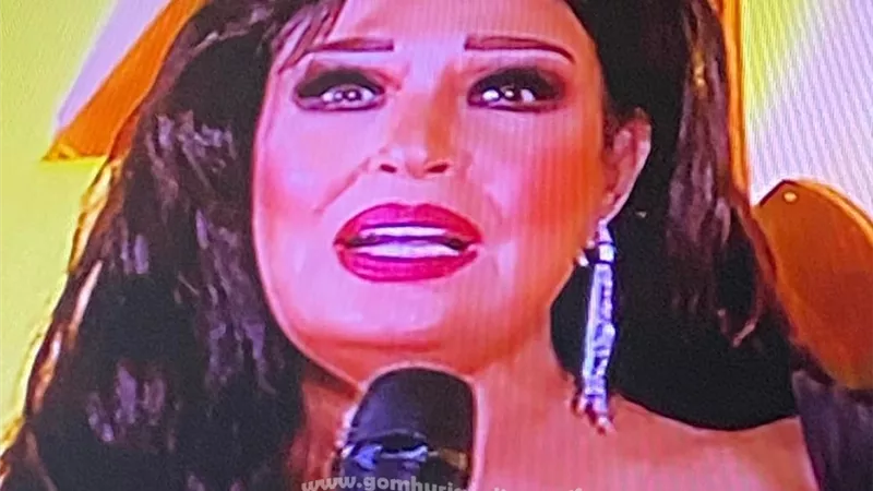 فيفي عبده من ريد كاربت القاهرة السينمائى: سعيدة بتكريم كريم عبد العزيز ونيللي