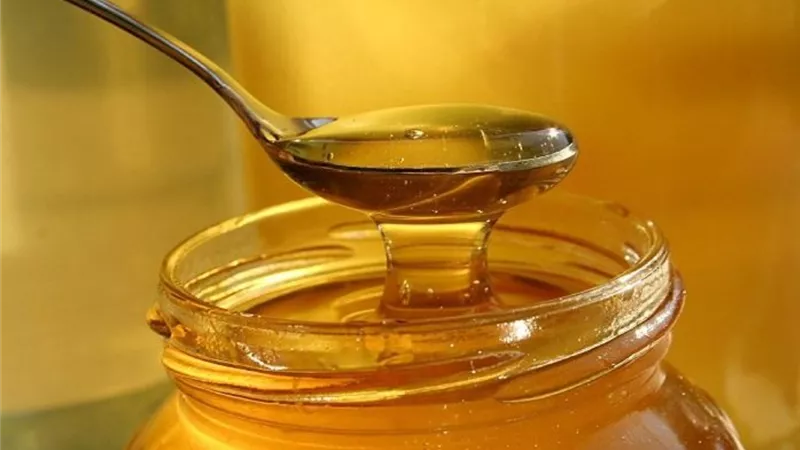 تجنب هذا الخطأ الشائع عند تناول العسل