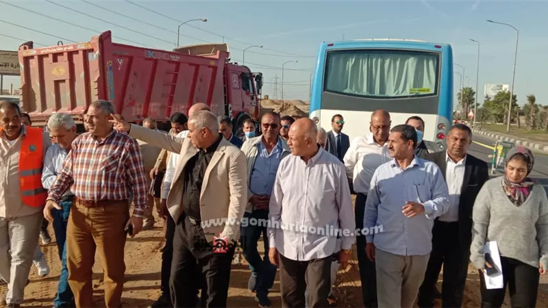 بتكلفة ١٤٧ مليون جنيه.. هيئة المجتمعات العمرانية الجديدة تعطى شارة البدء فى تنفيذ مشروع توسعة وتطوير طريق العاشر بلبيس