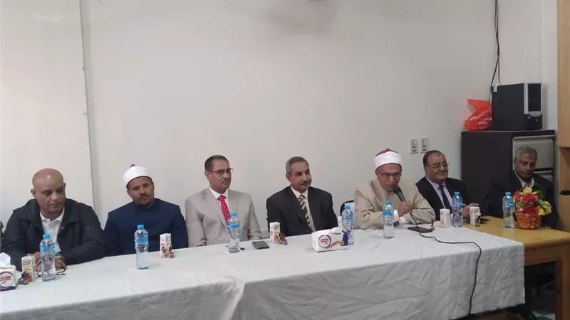 أزهر البحر الأحمر يُكرم مدير التعليم النموذجى