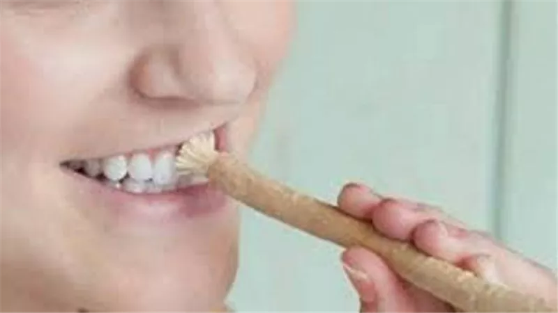 ما حكم استعمال السواك عند قراءة القرآن؟