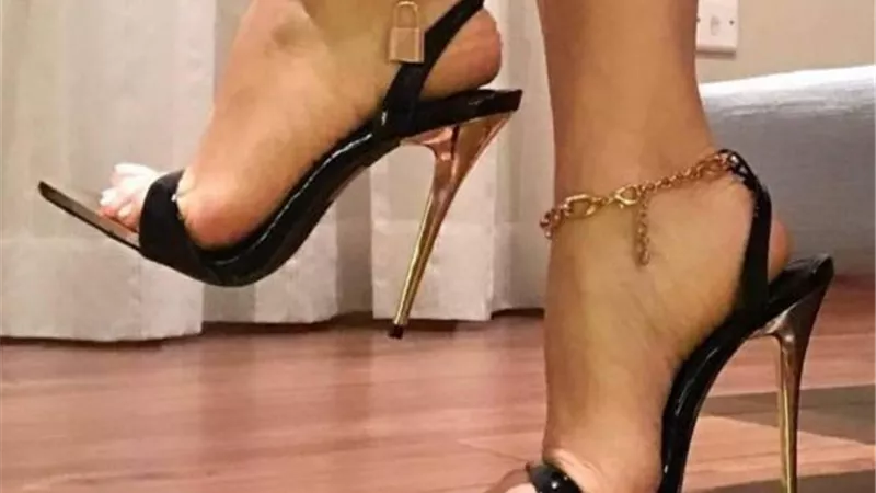 كبرياء الأنوثة