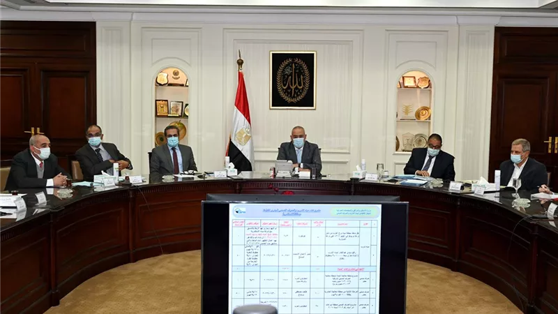 وزير الإسكان يتابع جهود قطاع المرافق فى التنسيق مع المحافظات للتعامل مع مياه الأمطار