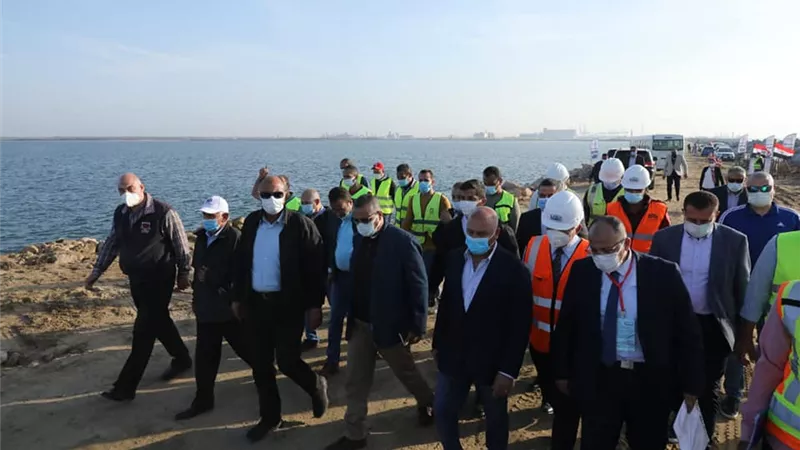 النقل : تحويل مصر لمركز عالمي للتجاره واللوجستيات
