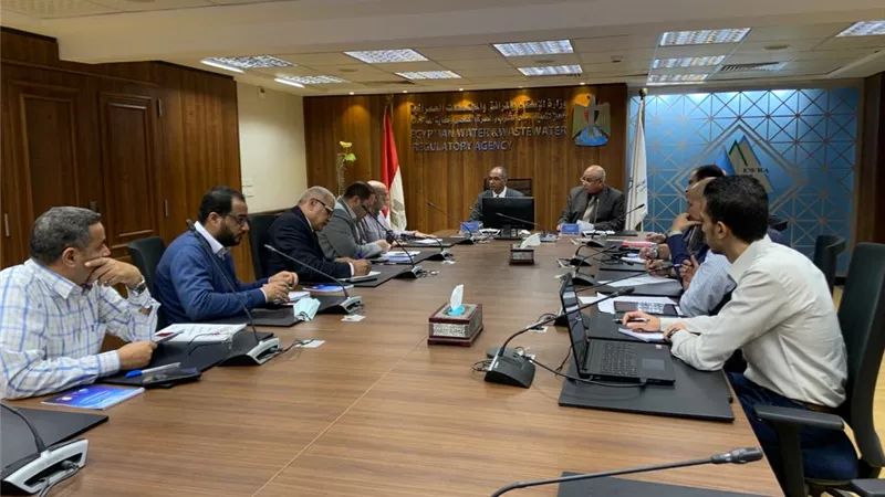 نائب وزير الإسكان يبحث مع جمعية الأورمان تنفيذ مبادرة سقيا الماء