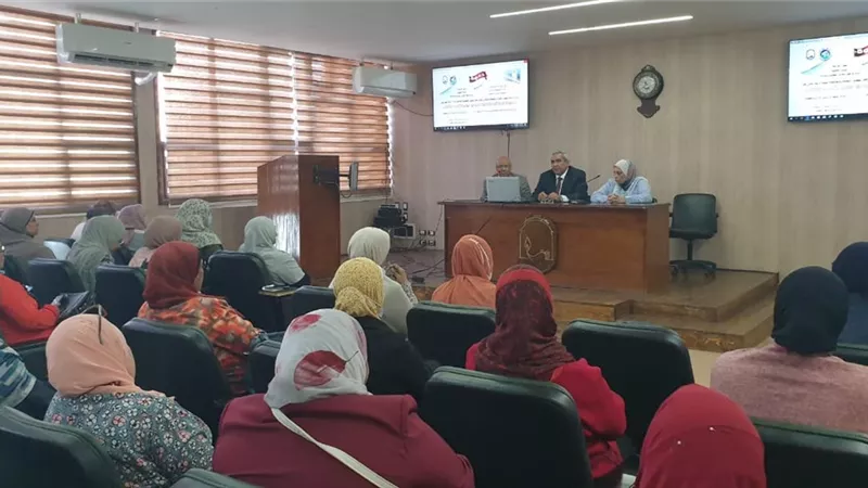 ورشة عمل بكلية التمريض بجامعة أسيوط بالتعاون مع مركز تطوير التعليم الجامعى