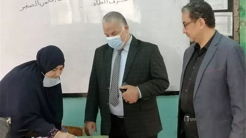 وكيل تعليم دمياط يستبعد مدير و وكيل مدرسة.. لتدني مستوى النظافة