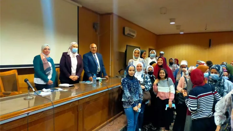 ألسن عين شمس تنظم ندوة بعنوان 