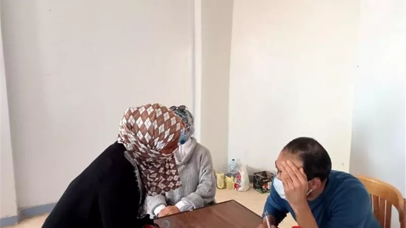 قوافل جامعة القناة تتوجه لقرية يوسف السباعي بالسويس ..صور