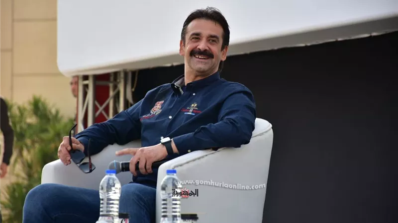 كريم عبد العزيز يكشف سر لوك ظهوره بالشنب في حفل افتتاح مهرجان القاهرة