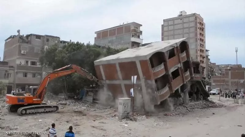 فيديو ...محافظة الجيزة تزيل تعديات رصدها القمر الصناعي ( وحده المتغيرات المكانية )بمركز البدرشين
