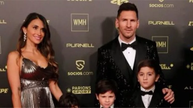 فيديو.. ميسي يخطف الأنظار في حفل الكرة الذهبية