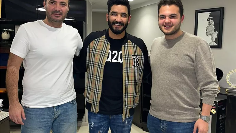 صالح جمعه يوقع عقدا جديدا مع سيراميكا حتى 2023