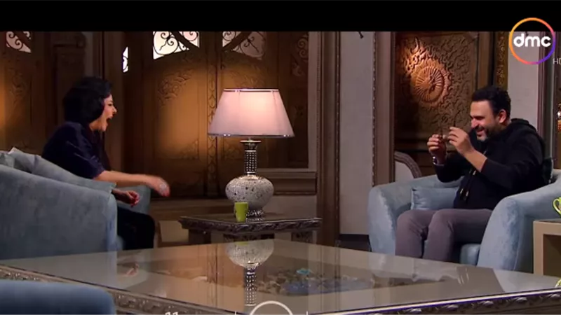اسعاد يونس تغنى مع اكرم حسنى 
