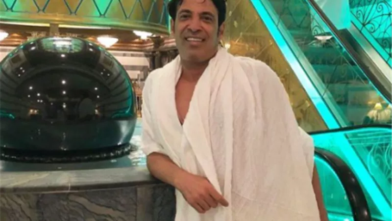 سعد الصغير يؤدى مناسك العمره ويشارك الجمهور بالصور والفيديو