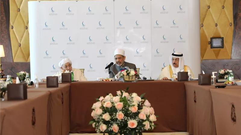 شيخ الأزهر يترأس الإجتماع الدوري لمجلس حكماء المسلمين بالعاصمة الإماراتية