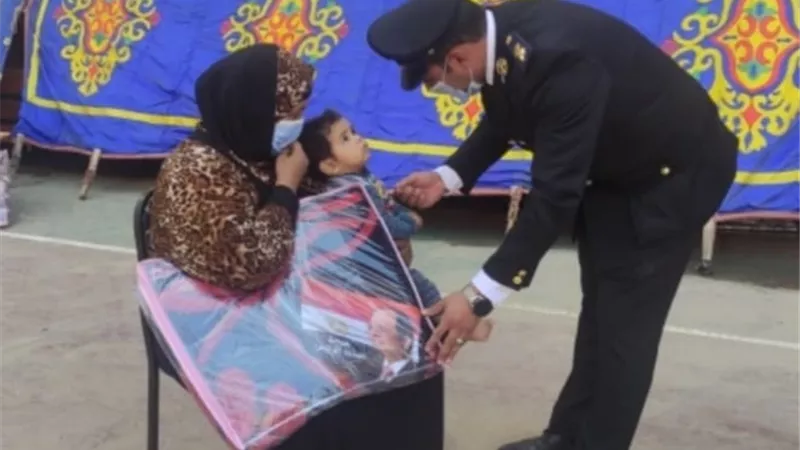 قافلة الداخلية الإنسانية توزع البطاطين على المواطنين بأهالينا والسلام بالقاهرة