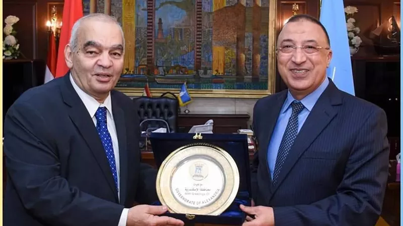 رئيس هيئة قضايا الدولة ومحافظ الأسكندرية يفتتحان الدورة التدريبية لأعضاء الإدارات القانونية