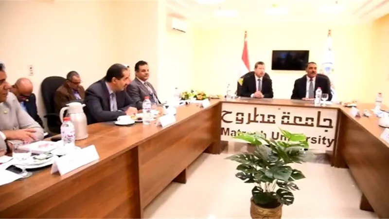 تفاصيل اجتماع أول مجلس لجامعة مطروح داخل الحرم الجامعى.. بالصور