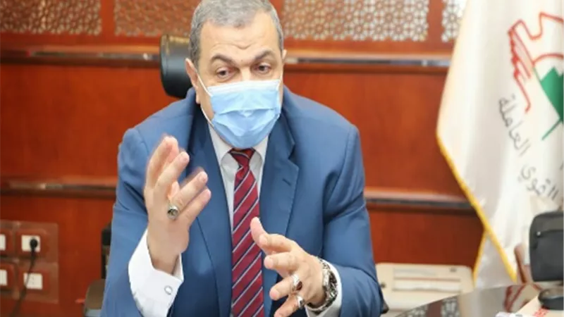 وزير القوى العاملة يتابع مستحقات مصري توفى اثر انفجار لغم بالكويت