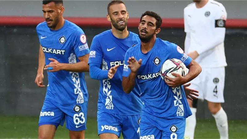 مهاجم منتخب مصر يسجل هدفاً عالمياً فى تركيا.. فيديو