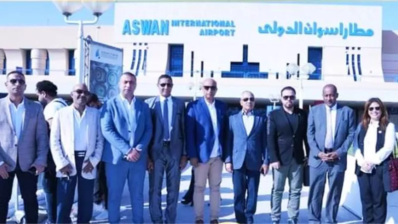 وفد «حماة الوطن» يتفقد منازل المتضررين ويقدم الدعم لأهالى أسوان