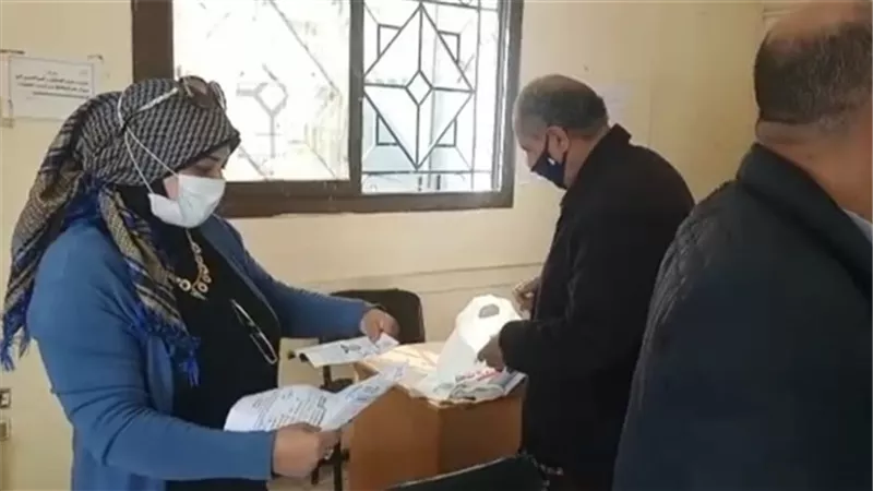 محافظ الجيزة: منع دخول المواطنين إلى المنشآت الحكومية إلا بعد التأكد من حصولهم على لقاح