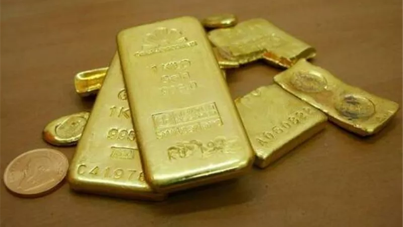 ارتفاع الذهب مع تراجع عائدات السندات ومخاوف متعلقة بالنمو