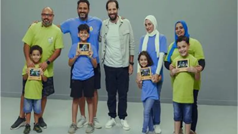 أحمد أمين بتألق فى الفاميليا ويحث على الترابط الأسري